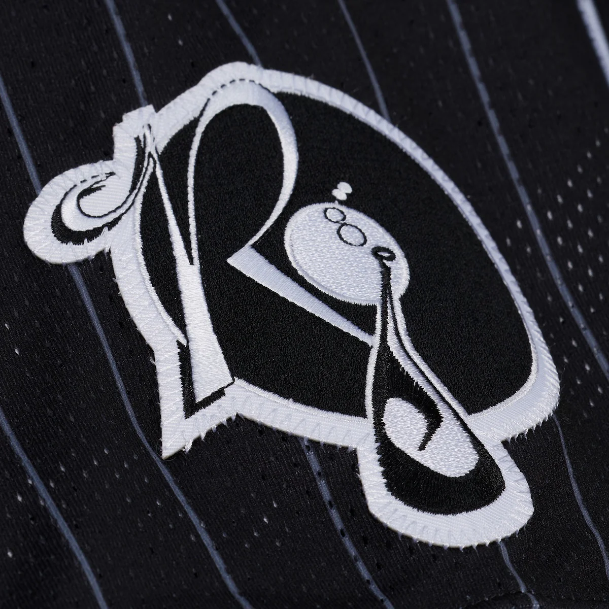 JAŸ-Z: Reasonable Doubt x Yankees - Mesh Jersey - Image 5